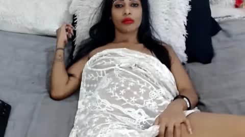 Jazmin online show from April 2026 03:11:02 AM