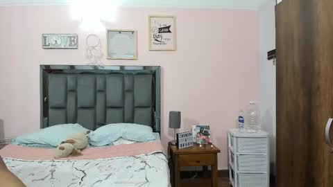 Exclusive Content   online show from February 2025 11:37:02 PM