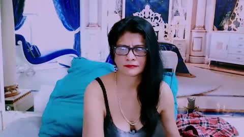 Snapshot of indianallure chatting on December 2024 05:26:01 AM Femiez online show from December 2024 05:26:01 AM