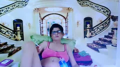 Snapshot of indianallure chatting on December 2024 01:06:02 PM Femiez online show from December 2024 01:06:02 PM