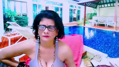Snapshot of indianallure chatting on December 2024 05:48:01 AM Femiez online show from December 2024 05:48:01 AM