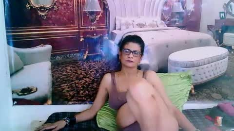 Snapshot of indianallure chatting on January 2025 09:27:01 AM Femiez online show from January 2025 09:27:01 AM