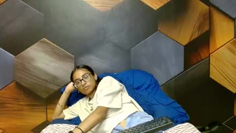 Snapshot of indianarmani chatting on February 2025 01:32:01 PM Armani online show from February 2025 01:32:01 PM