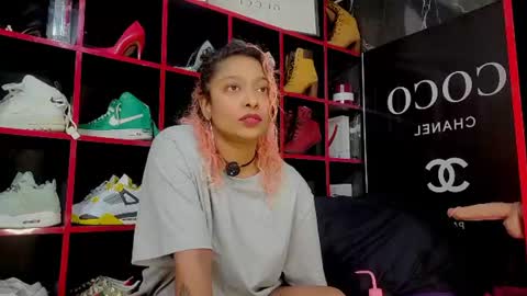 Snapshot of indianbeauty27_ chatting on June 2026 12:02:01 PM Nikki online show from June 2026 12:02:01 PM
