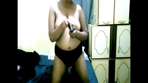 Snapshot of indianpleasures21 chatting on June 2026 11:42:02 PM indianpleasures21 online show from June 2026 11:42:02 PM