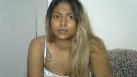 indianqtpie6 online show from October 2025 06:18:02 PM