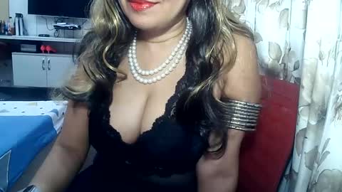 Snapshot of indianrads9 chatting on January 2025 05:51:01 PM Radha online show from January 2025 05:51:01 PM