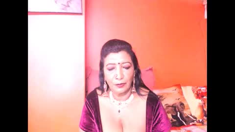 indiansarika65 online show from April 2026 04:12:02 PM