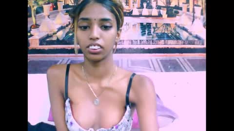 Snapshot of indiansexyslender4u2luv chatting on January 2025 05:56:01 AM indiansexyslender4u2luv online show from January 2025 05:56:01 AM