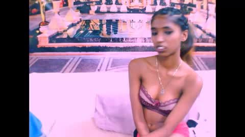 Snapshot of indiansexyslender4u2luv chatting on February 2025 12:33:02 PM indiansexyslender4u2luv online show from February 2025 12:33:02 PM