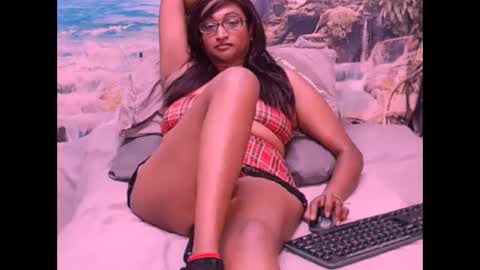 Snapshot of indianspicy69 chatting on January 2025 10:28:02 PM Shreya online show from January 2025 10:28:02 PM