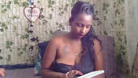 Snapshot of indiantina01 chatting on February 2025 07:23:01 AM tina online show from February 2025 07:23:01 AM