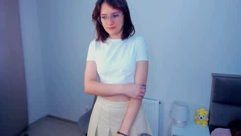 Snapshot of inellcanty chatting on December 2025 04:07:01 AM Kira online show from December 2025 04:07:01 AM