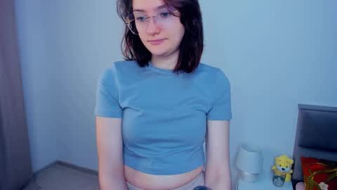 Snapshot of inellcanty chatting on December 2025 04:11:02 AM Kira online show from December 2025 04:11:02 AM