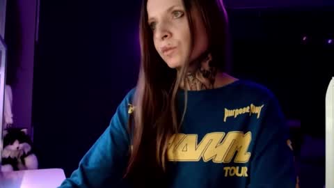 Snapshot of inesdesire chatting on January 2025 10:16:02 PM InesDesire online show from January 2025 10:16:02 PM