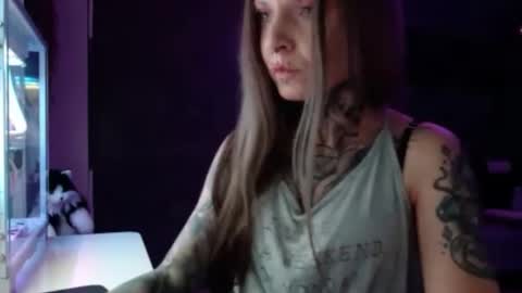 Snapshot of inesdesire chatting on February 2025 10:43:02 PM InesDesire online show from February 2025 10:43:02 PM