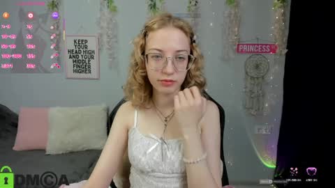 Mia online show from April 2026 12:39:01 PM