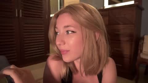 Snapshot of infinitysoul_ chatting on March 2025 05:03:02 PM Alexa..  Inst     Fansly infinitysoul  online show from March 2025 05:03:02 PM