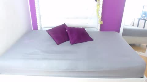 innocent_sexybaby online show from December 2025 03:34:01 AM