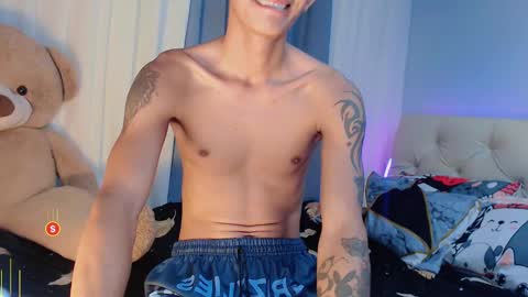 Snapshot of innocent_twinkxx chatting on December 2024 07:00:01 PM calvin online show from December 2024 07:00:01 PM