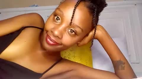 Snapshot of innocentcuteface chatting on November 2025 05:04:01 PM Amber online show from November 2025 05:04:01 PM