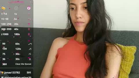 Snapshot of innocentlatiina chatting on February 2025 07:52:01 PM Laroa online show from February 2025 07:52:01 PM