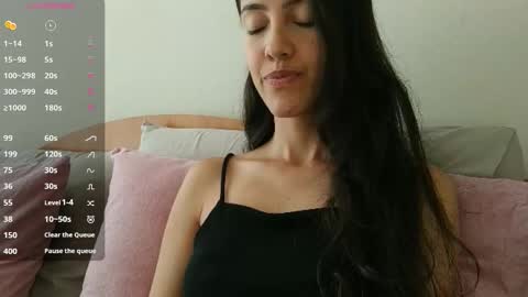 Snapshot of innocentlatiina chatting on January 2026 08:00:01 PM Laroa online show from January 2026 08:00:01 PM