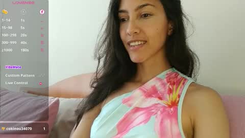 Snapshot of innocentlatiina chatting on January 2026 05:37:01 PM Laroa online show from January 2026 05:37:01 PM