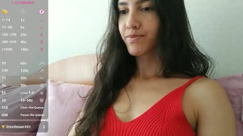 Snapshot of innocentlatiina chatting on January 2026 07:19:02 PM Laroa online show from January 2026 07:19:02 PM