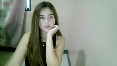 Snapshot of insigida_xxx chatting on February 2026 07:47:01 AM Jean online show from February 2026 07:47:01 AM