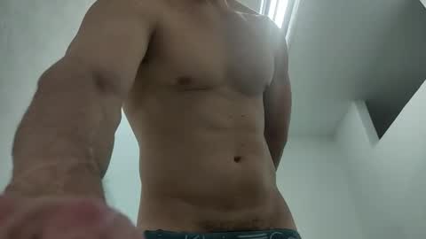 Snapshot of insistente chatting on January 2026 04:43:02 PM INSTAGRAM camilodlx online show from January 2026 04:43:02 PM