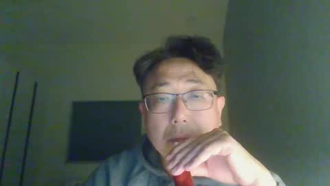 insuclee197641 online show from April 2026 02:33:01 PM