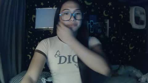 Snapshot of insulting_whoreifica chatting on December 2025 06:19:02 AM MAXINE online show from December 2025 06:19:02 AM