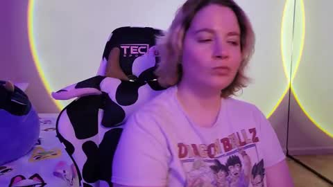 Faye online show from February 2025 08:51:02 AM