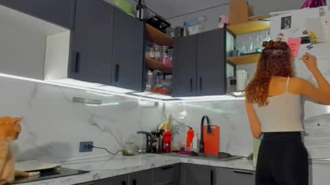 Snapshot of internetsexplorer chatting on February 2026 02:57:01 PM Bernadette Join online show from February 2026 02:57:01 PM