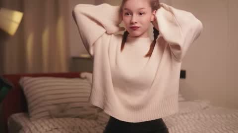 Avie online show from March 2026 02:44:02 PM