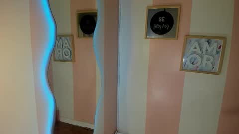 iris_laus online show from April 2026 07:58:02 PM