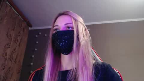 Lily online show from October 2025 04:18:01 PM