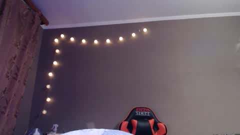 Lily online show from October 2025 04:35:02 PM