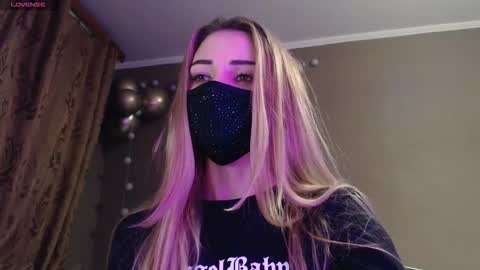 Lily online show from November 2025 04:34:02 PM