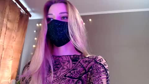 Lily online show from May 2026 02:14:01 PM