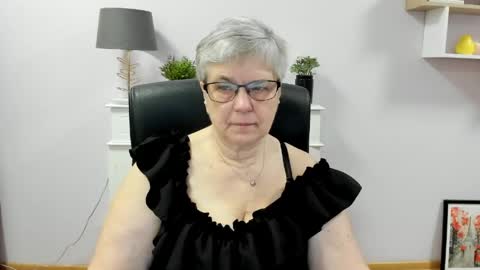 Snapshot of iris_xdesire chatting on June 2026 06:04:01 AM I R I S online show from June 2026 06:04:01 AM
