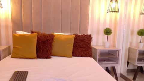 Iris  online show from December 2025 01:38:02 PM