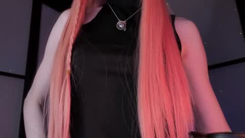 Miss Iris Fansly Miss Iris new inst.  online show from December 2024 02:17:02 PM