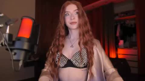 Miss Iris Fansly Miss Iris new inst.  online show from October 2025 03:57:02 PM