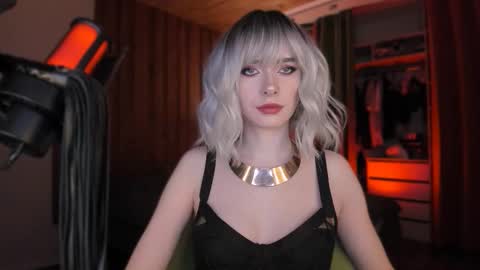 Miss Iris Fansly Miss Iris new inst.  online show from December 2025 06:48:02 PM