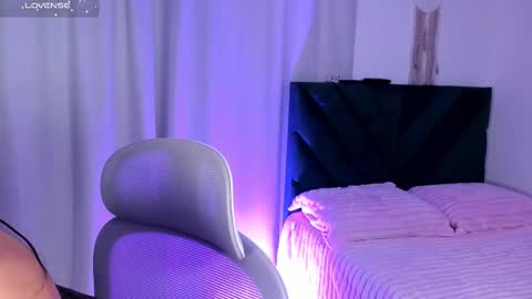 Iris Moira  online show from February 2026 11:07:01 AM