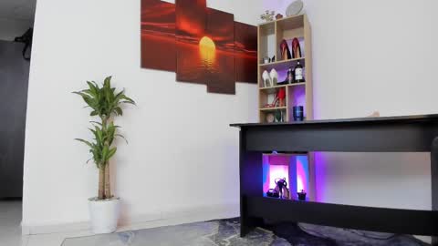 Iriss  online show from February 2025 04:40:02 PM