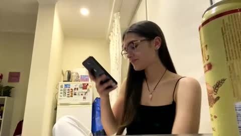 irisss31 online show from May 2026 06:37:02 PM