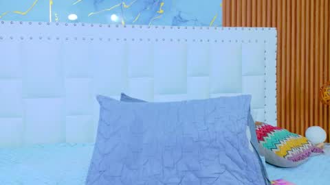 Sandy  online show from November 2025 12:48:01 PM